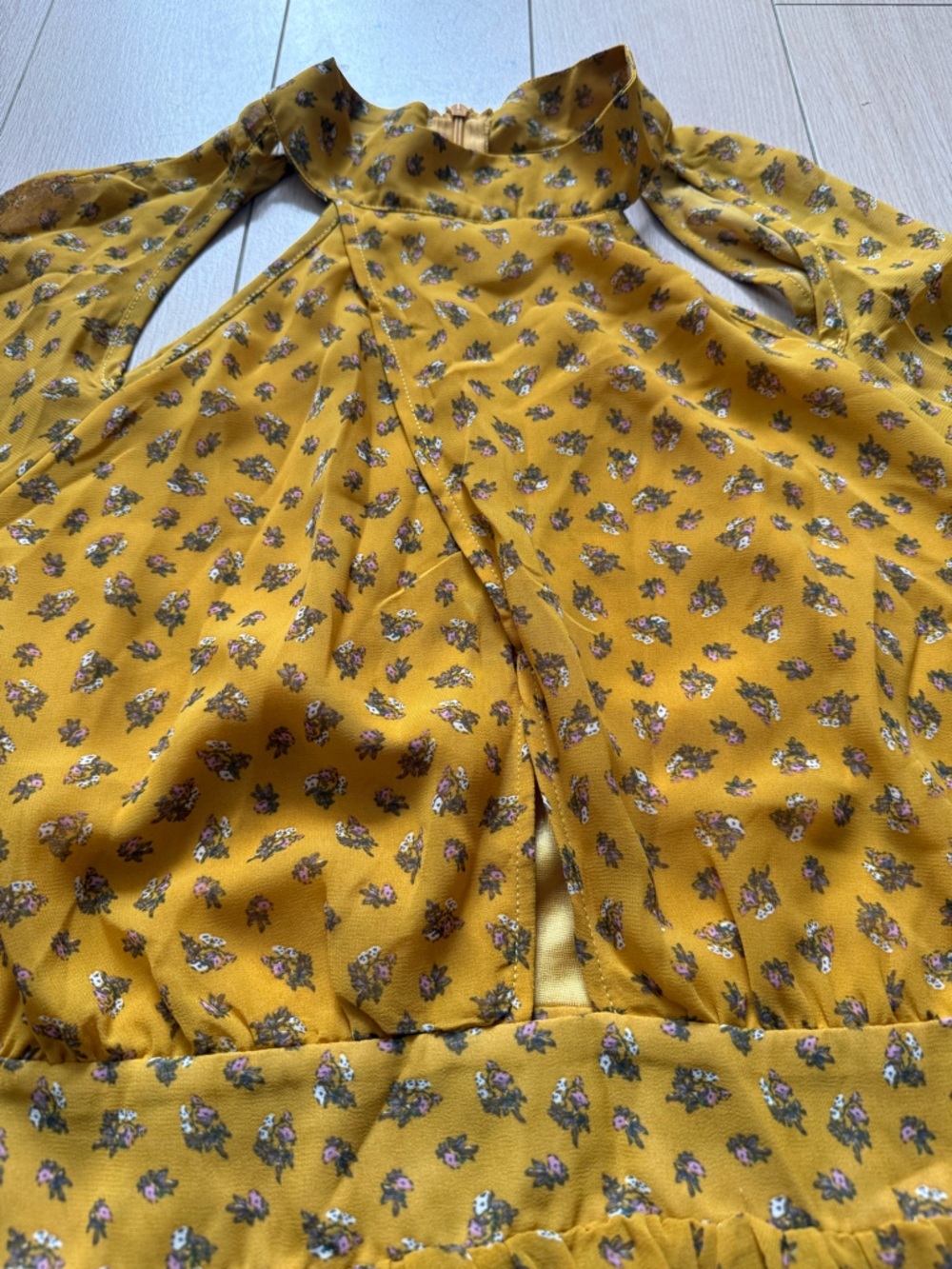 Cupshe Sunshine Floral Cutout Dress in Mustard Yellow Women’s Size Large - Picture 5 of 14